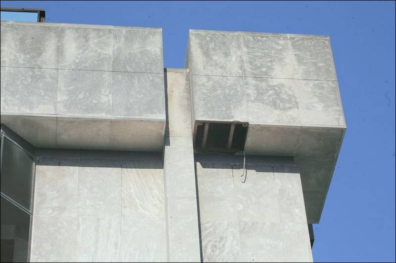Bakıda 26 yaşlı gənc betonun altında qaldı