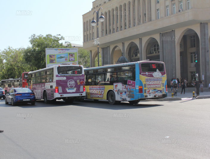 Bakının mərkəzində sərnişin avtobuslarının özbaşınalığı - FOTOLAR
