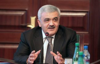 Rövnəq Abdullayev Azərbaycan yığmasının futbolçuları ilə görüşdü