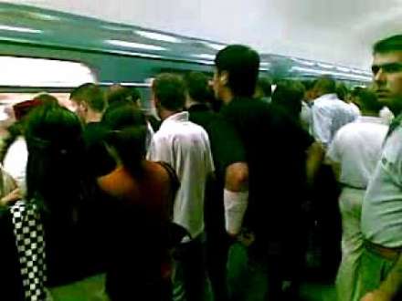 Bakı metrosunda yenə narazılıq