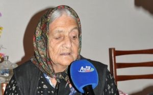 125 yaşlı nənə səs verdi -  FOTO 