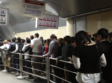 Sahil metrosunda gərgin anlar