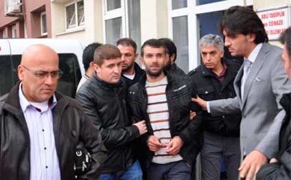 15 il əvvəl dayısı oğlu tərəfindən zorlanan gəncin intiqamı - VİDEO 