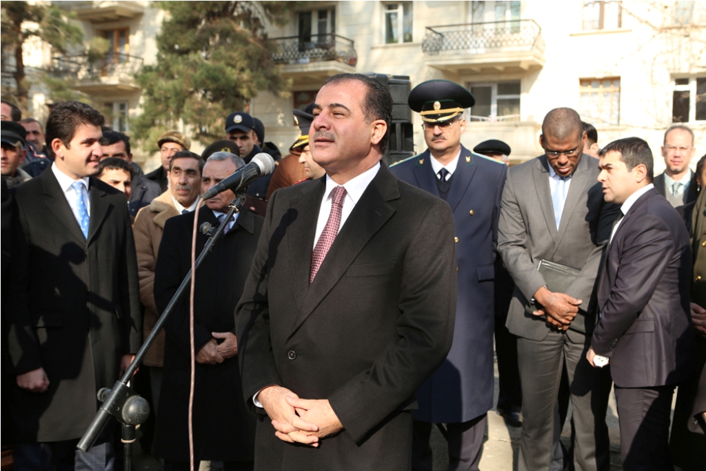 Elmar Vəliyev Gəncə sakinləri ilə səyyar görüşlər keçirdi -  FOTOLAR 