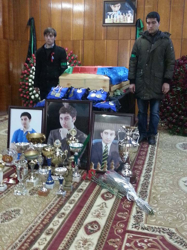 Vüqar Həşimov son mənzilə yola salındı - FOTOLAR