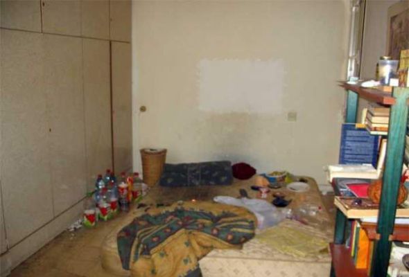 İki uşaqla ayaqyolunda yaşayan ailə - VİDEO 