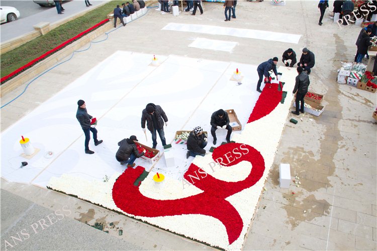 Hacıbala Abutalıbov Şəhidlər Xiyabanında -  FOTOLAR 