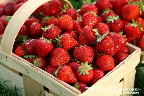 Bakıda çiyələyin dənəsi şok qiymətə satılır