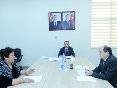Ədliyyə naziri Naftalanda vətəndaşları qəbul edib