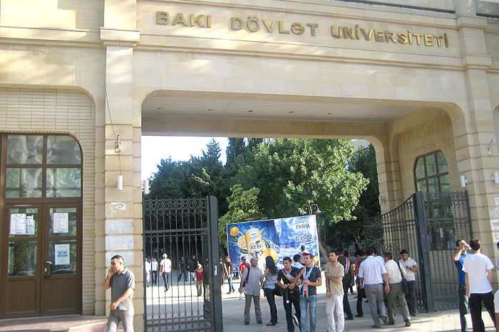 BDU-da imtahan balı 17-yə salındı