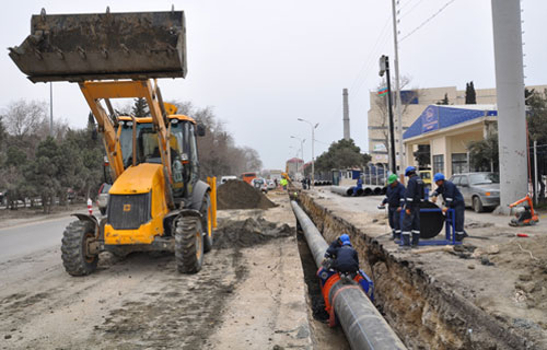 Bakıda magistral su xəttində qəza baş verib