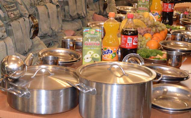 Əsgərlərin yemək menyusuna dolma,küftə,plov və digər milli yeməklər daxil edildi