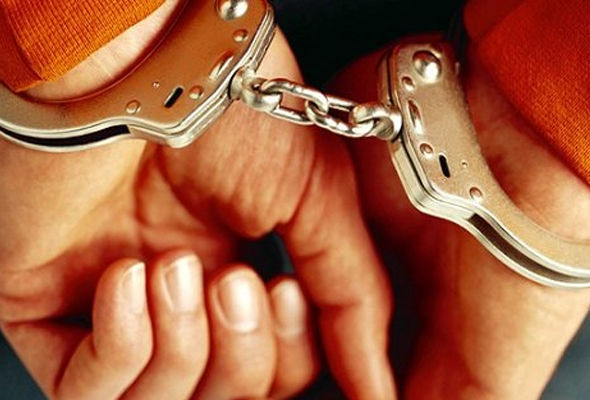 Polisi bıçaqlayıb qaçan şəxs həbs edildi
