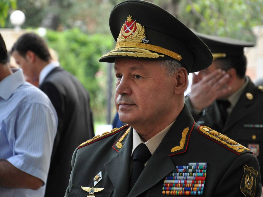 Səfər Əbiyevlə birlikdə 7 general ehtiyata göndərildi
