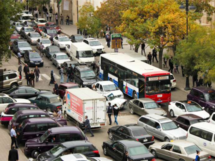 Bakının ən böyük prospektlərindən biri bağlandı - Sürücülərin nəzərinə 