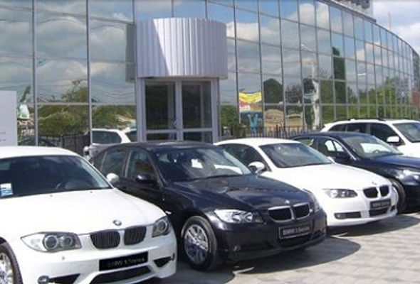 Babək prospektindəki avtosalonlar sökülür