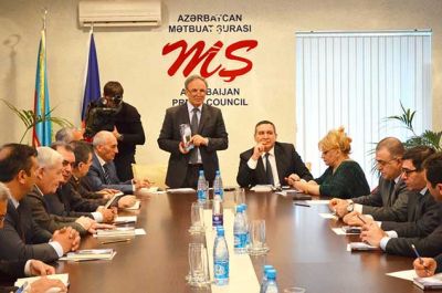 Rəşad Məcidin “Dəlicəsinə” kitabı təqdim olundu