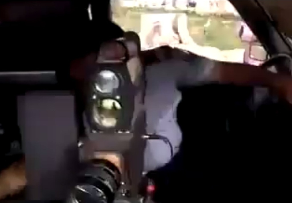 Yol polisinə aid olmayan maşında radar -  VİDEO 