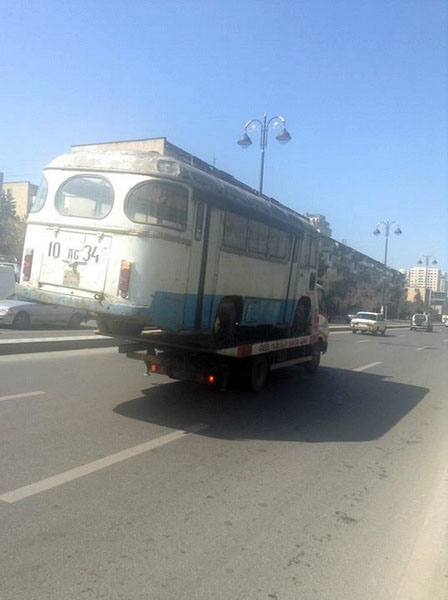 Bakıdakı heç bir evakuator hələ belə yük görməmişdi - FOTO
