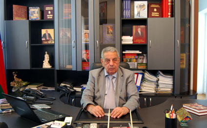 İşdən çıxarılan icra başçısı danışdı
