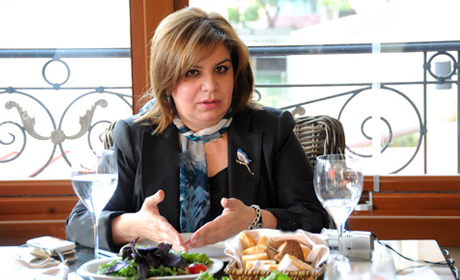 “Buraxın gedim oturum evimdə, Elşad gələndə gələrəm”-  Gülər Əhmədova
