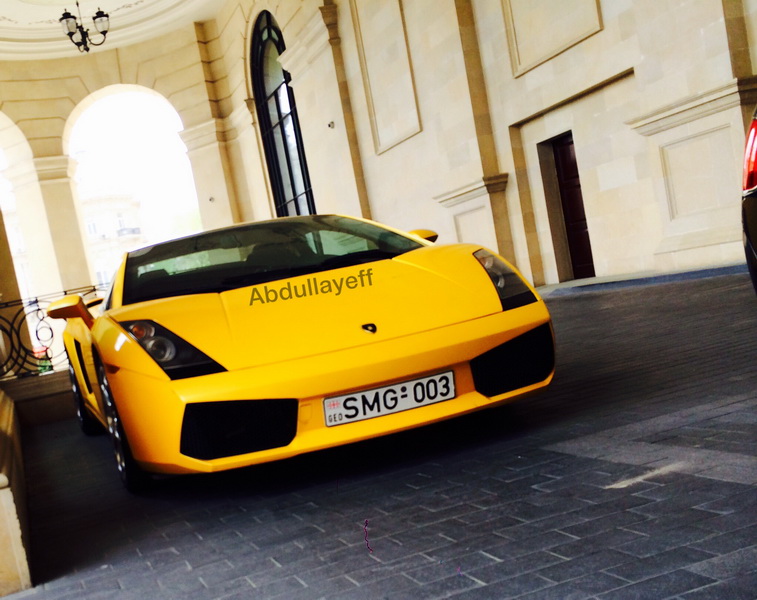 Bakı küçələrində şütüyən sarı ‘Lamborghini’ kimindir? -  FOTO 