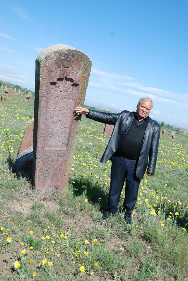 Azərbaycanın kişilik rəmzinin əyri qalan məzar daşı –  FOTOREPORTAJ 