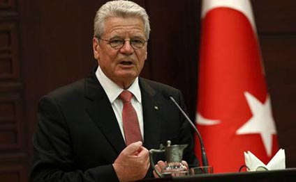 Almaniya prezidenti Türkiyədə Ərdoğanı sərt tənqid elədi