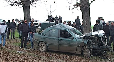 Maşın ağaca çırpıldı -  Ölən və yaralanan var