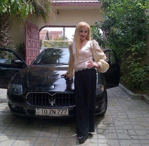 Məleykə Əsədovanın 200 minlik avtomobili - FOTO