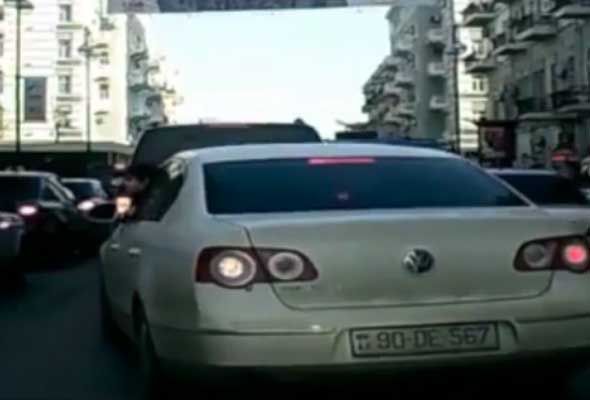 Paytaxtda uşaqlarını ölümə aparan valideynlər - VIDEO