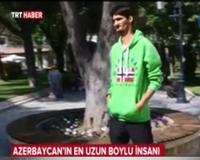 Azərbaycanın ən uzun boylu adamını siz də tanıyın -  VİDEO 
