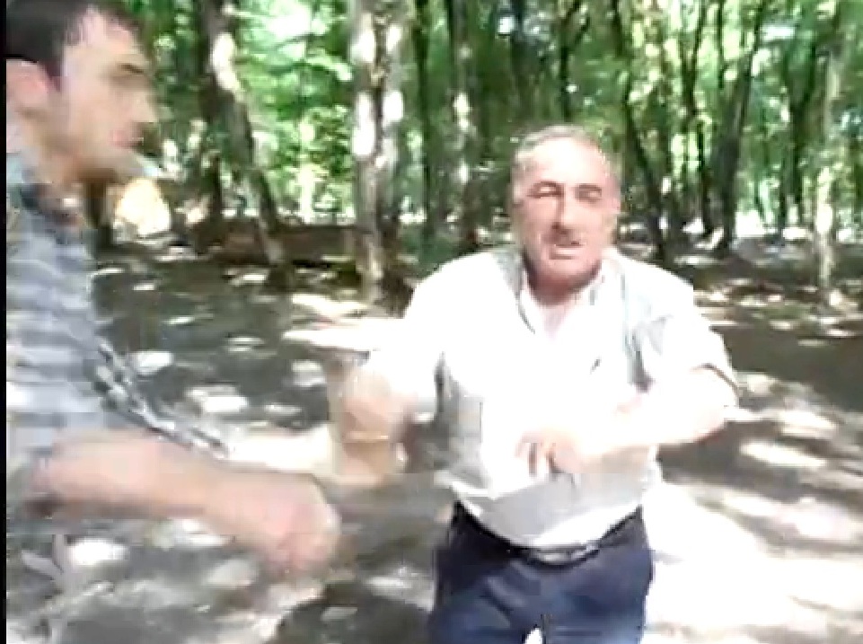 Azərbaycanda müxbir döyüldü - VİDEO