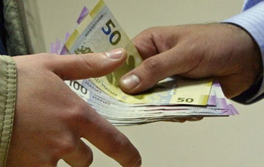 Sahə rəisi rüşvət alarkən yaxalandı
