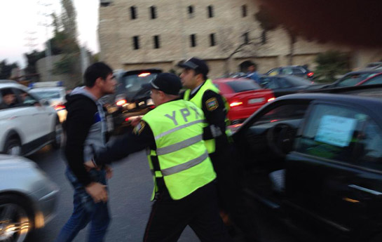 Bakıda yol polisi ilə sənədlərini verməyən sürücü arasında dava –  TƏFƏRRÜAT 
