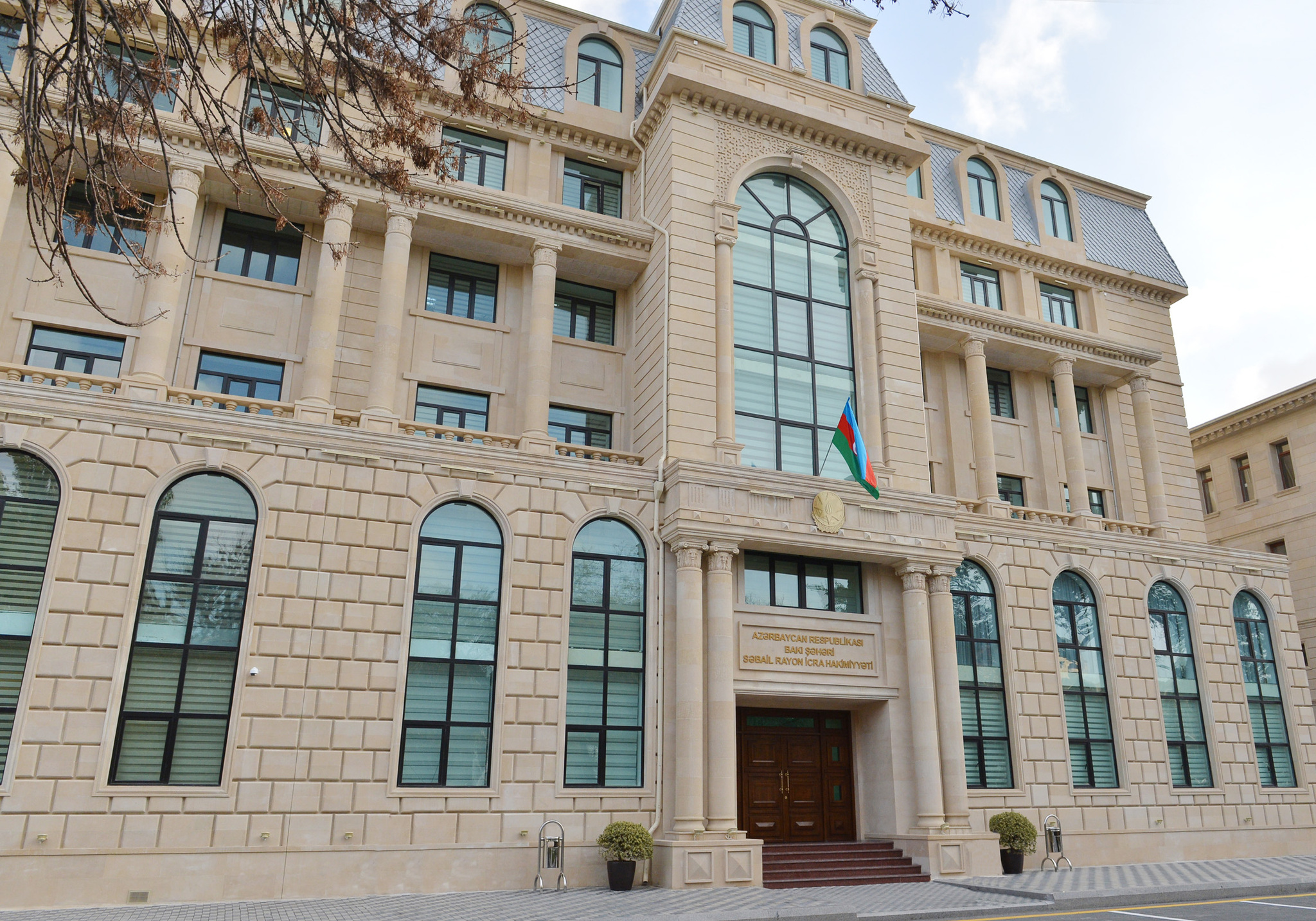 Səbailin İcra Hakimiyyətində bir sənədi 15 000 manata kim satır? –  ARAŞDIRMA 