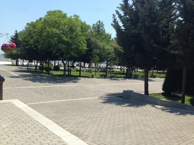 Bakı polisi məzunları Bulvara buraxmadı - FOTOLAR