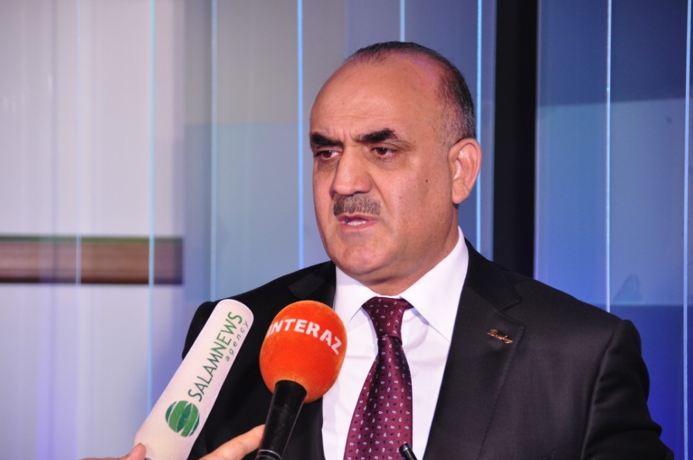 Azərbaycanda əlil nazirin qəbulunda özünü doğradı -  ŞOK 
