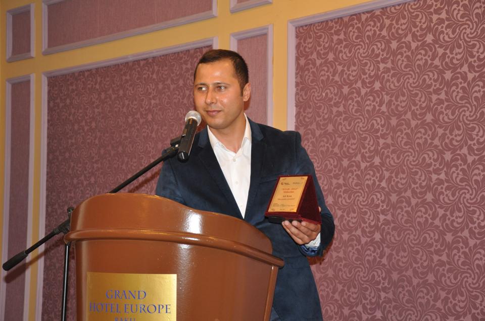 Ali Kan "İlin peşəkar jurnalisti" oldu