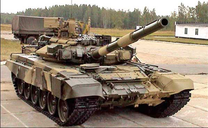 Rus tankları Bakıda - VİDEO