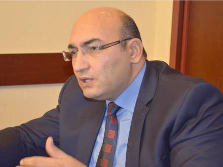 İqbal Ağazadə müavinlərini niyə istefaya göndərdi?