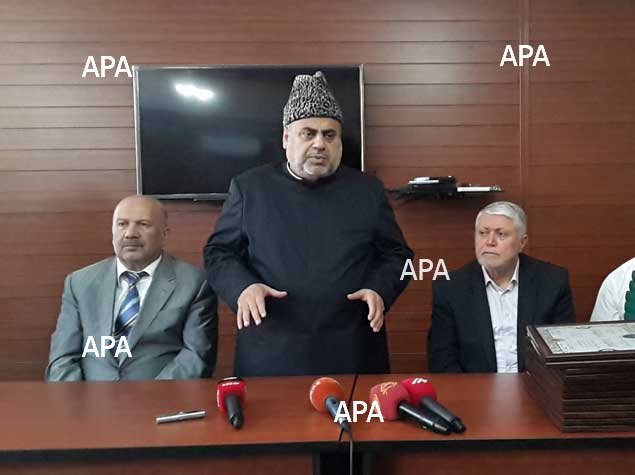 Qafqaz Müsəlmanları İdarəsi axund və imamlara vahid geyim paylandı