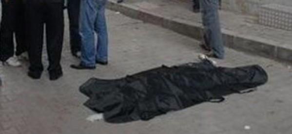 Bakıda kişi özünü traktorun altına atdı