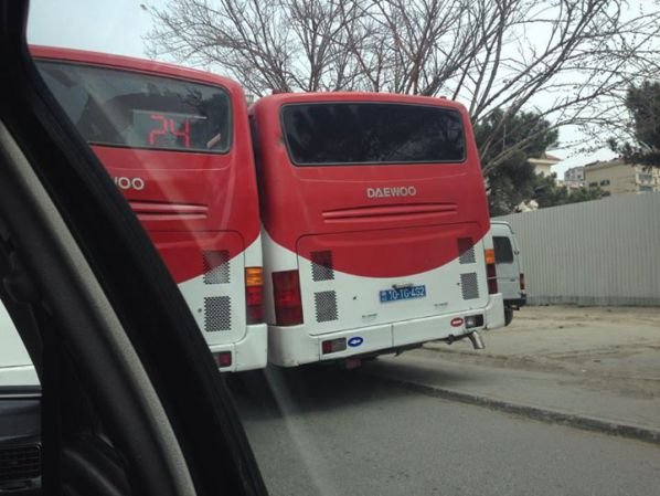 Bakıda daha bir avtobusun ‘avtoş’luq -  VİDEOSU 