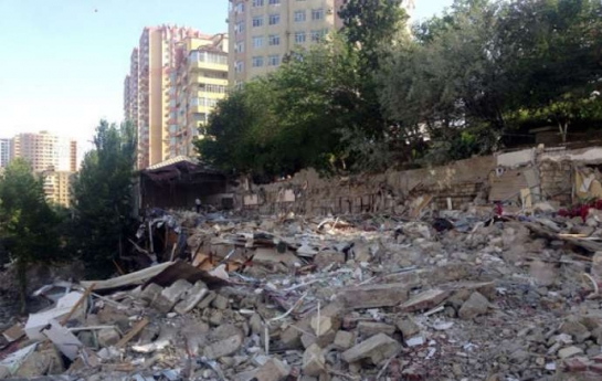 Bakıda restoranı bir gecədə dağıtdılar