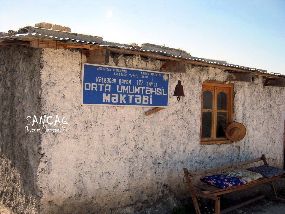 Bura məktəbdir yoxsa ...? -  FOTO 