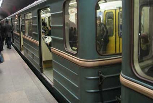 Bakı metrosunda maraqlı hadisə- VİDEO