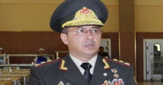 Rövşən Əkbərov qızına nişan etdi