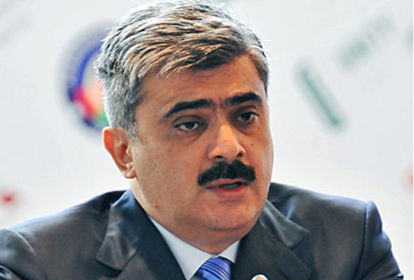 Samir Şərifov universitetləri tənqid etdi