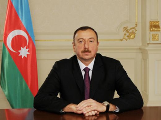 Azərbaycan prezidenti fransalı həmkarını təbrik edib
